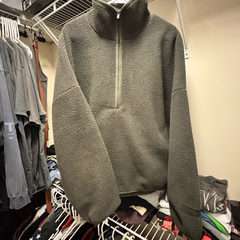 Essentials Men's Olive Zip-Up Sherpa Pullover